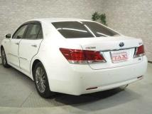 2013 Toyota Crown Hybrid
