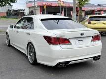 2013 Toyota Crown Hybrid