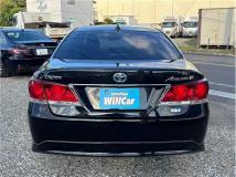 2013 Toyota Crown Hybrid
