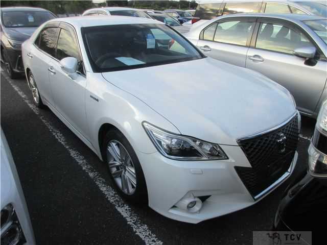 2013 Toyota Crown Hybrid