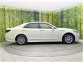 2013 Toyota Crown Hybrid