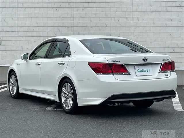 2013 Toyota Crown Hybrid