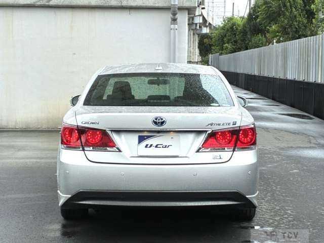 2013 Toyota Crown Hybrid