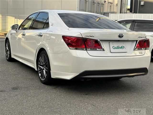 2014 Toyota Crown Hybrid