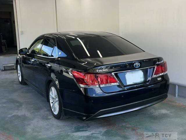 2014 Toyota Crown Hybrid