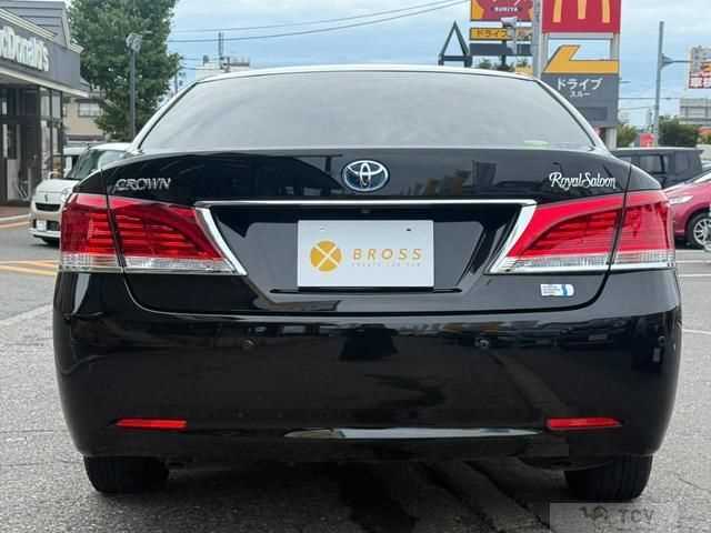 2014 Toyota Crown Hybrid