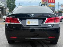 2014 Toyota Crown Hybrid