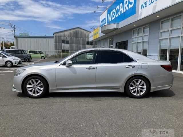 2014 Toyota Crown Hybrid