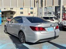2014 Toyota Crown Hybrid