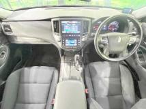 2014 Toyota Crown Hybrid