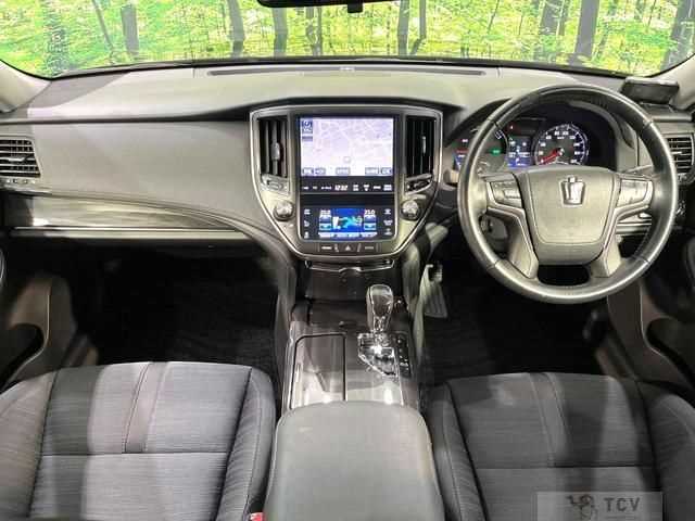 2014 Toyota Crown Hybrid