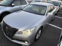 2015 Toyota Crown Hybrid