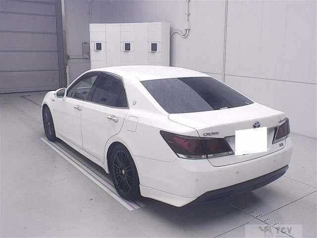 2015 Toyota Crown Hybrid