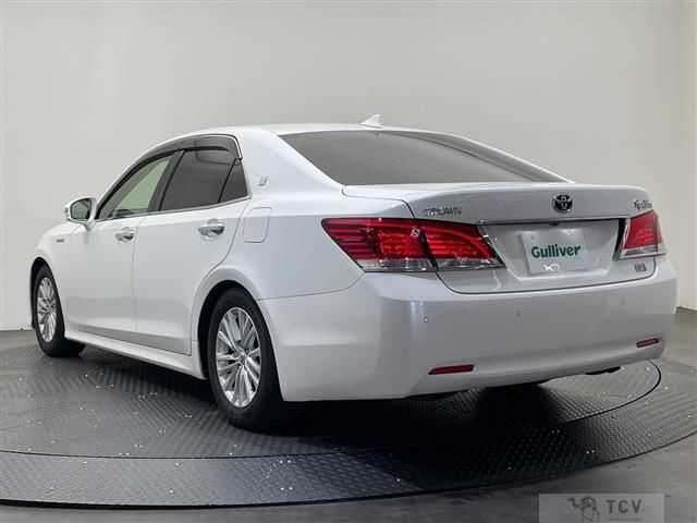 2015 Toyota Crown Hybrid