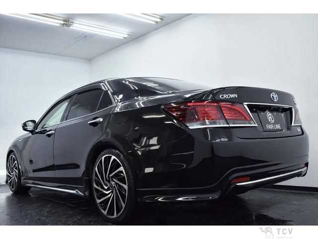 2015 Toyota Crown Hybrid