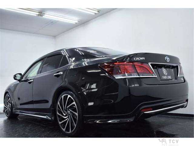 2015 Toyota Crown Hybrid