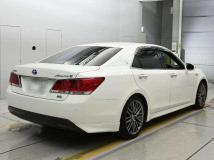 2015 Toyota Crown Hybrid