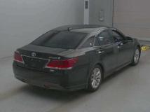 2015 Toyota Crown Hybrid
