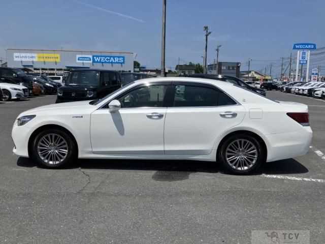 2015 Toyota Crown Hybrid