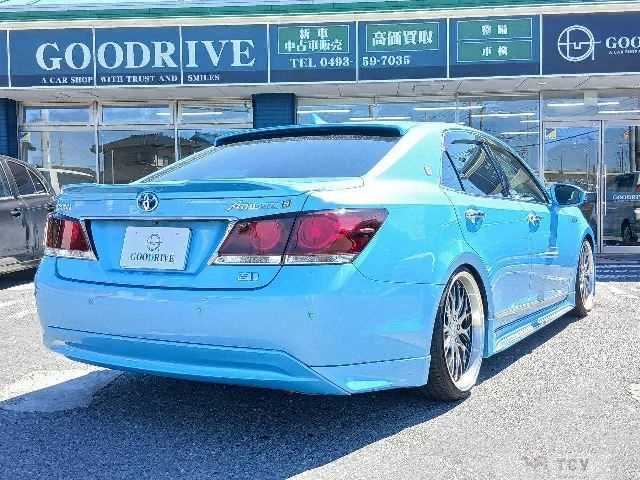 2015 Toyota Crown Hybrid