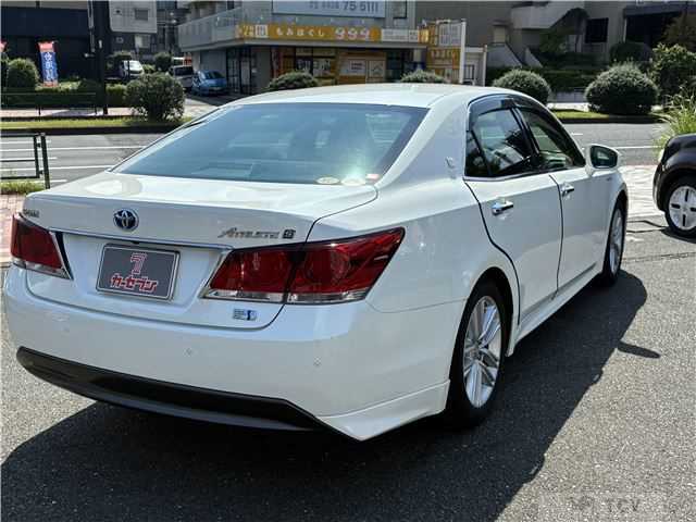 2015 Toyota Crown Hybrid
