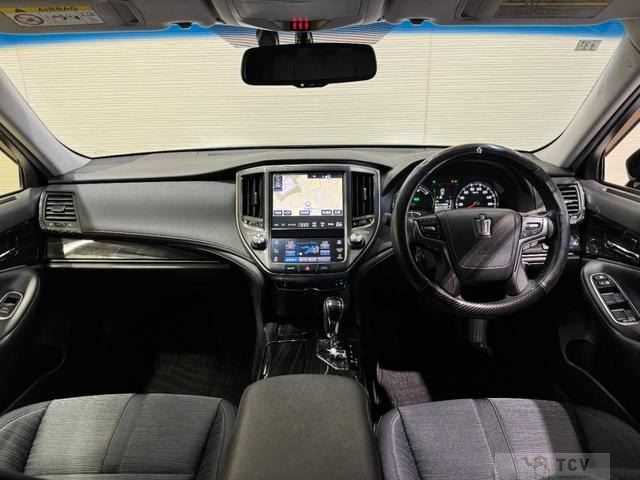 2015 Toyota Crown Hybrid