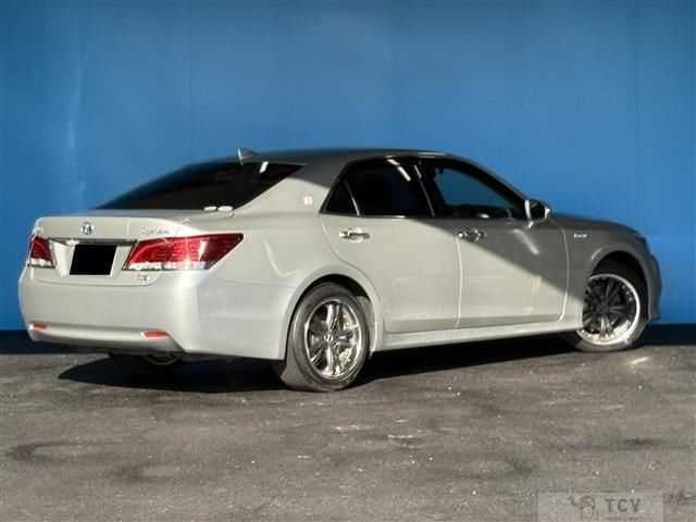 2016 Toyota Crown Hybrid