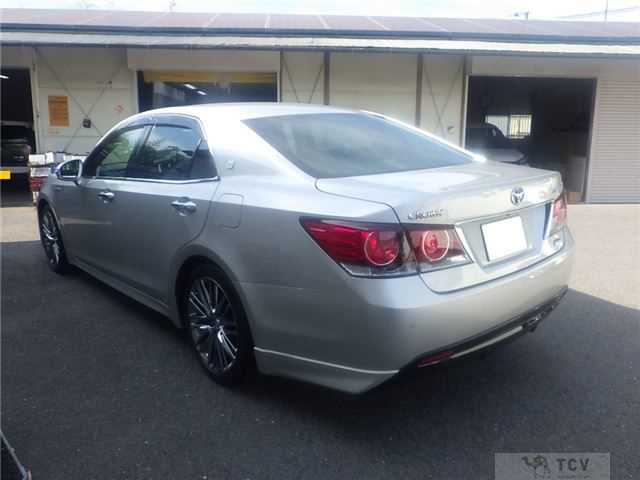 2016 Toyota Crown Hybrid