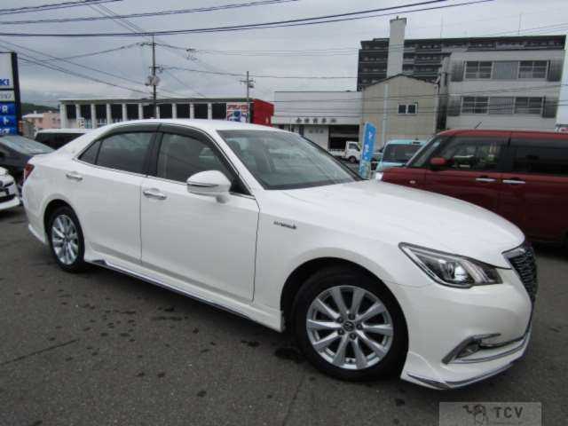 2017 Toyota Crown Hybrid