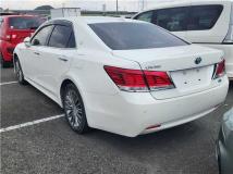2017 Toyota Crown Hybrid