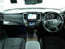 2017 Toyota Crown Hybrid