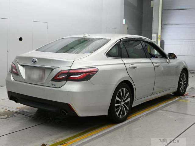 2019 Toyota Crown Hybrid