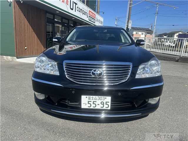 2005 Toyota Crown Majesta