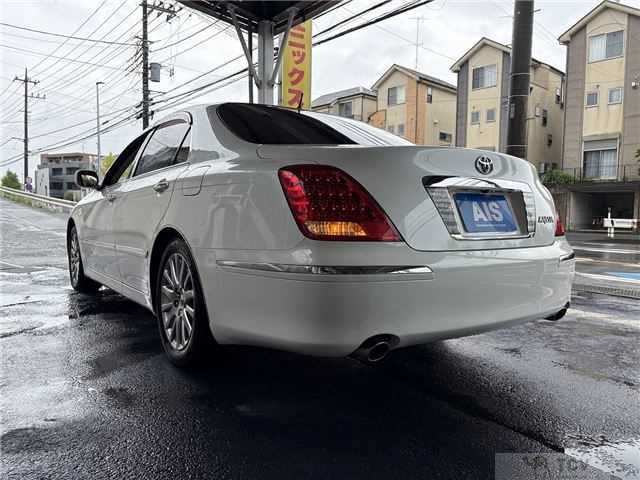 2006 Toyota Crown Majesta
