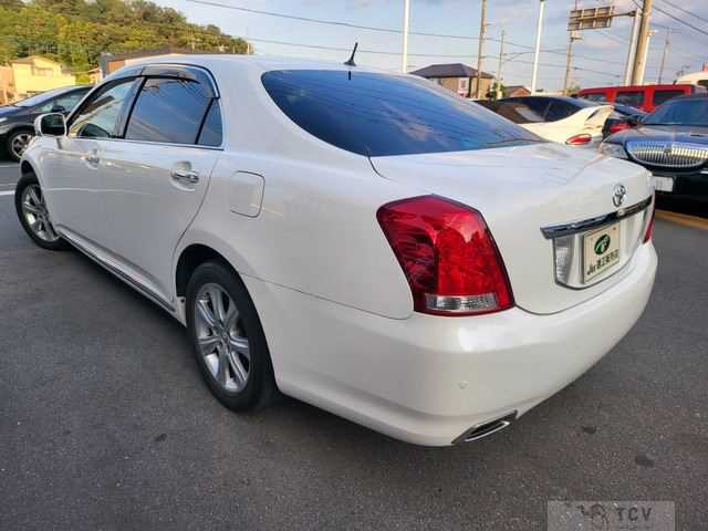 2010 Toyota Crown Majesta