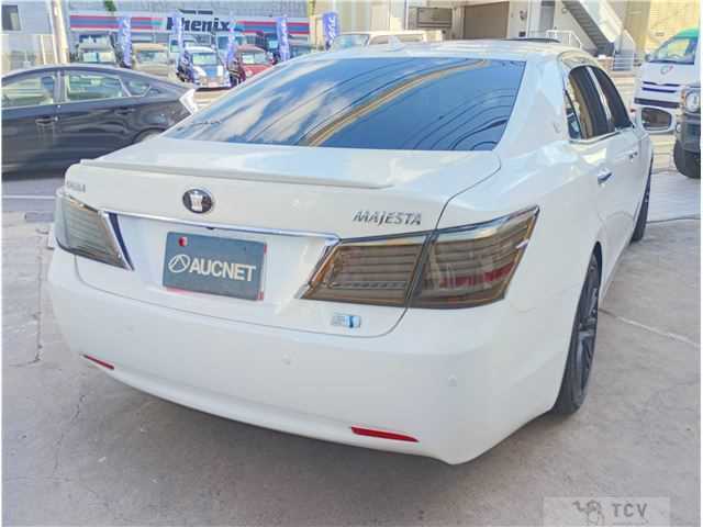 2013 Toyota Crown Majesta