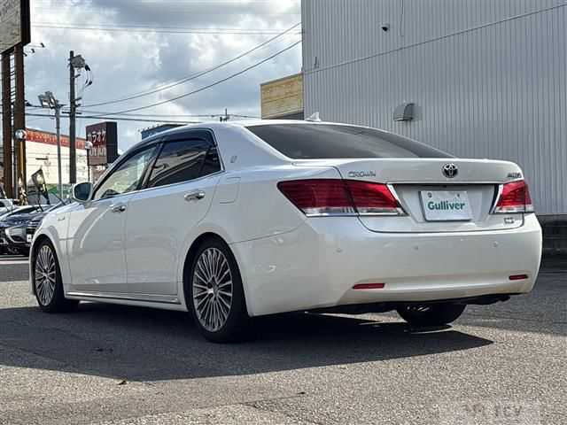 2015 Toyota Crown Majesta