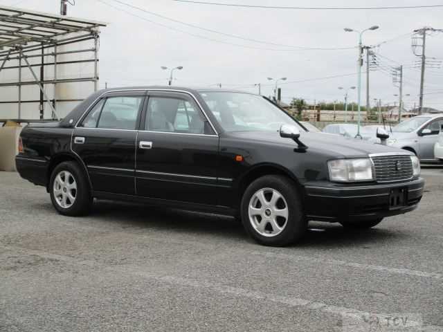 2001 Toyota Crown Sedan
