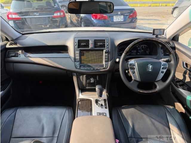 2010 Toyota Crown Sedan