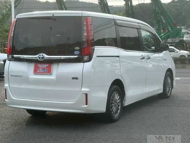 2016 Toyota Esquire
