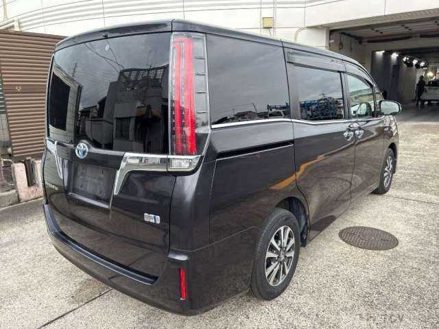 2017 Toyota Esquire