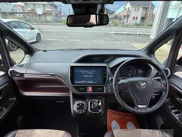 2017 Toyota Esquire