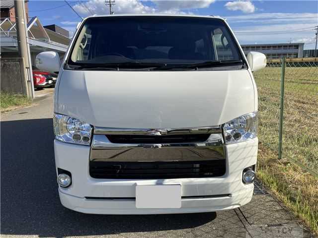 2004 Toyota Hiace