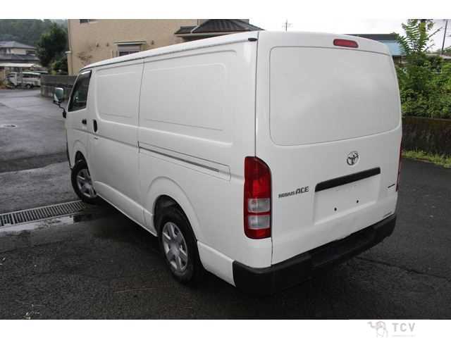 2008 Toyota Hiace