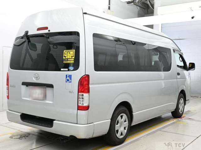 2017 Toyota Hiace Commuter