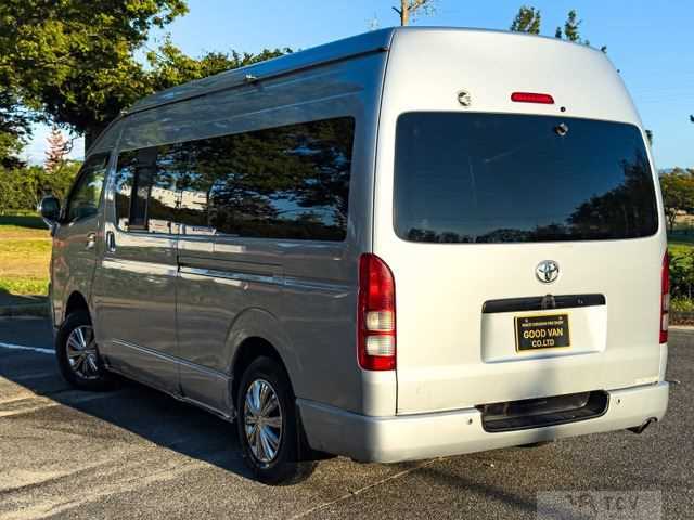 2005 Toyota Hiace Van