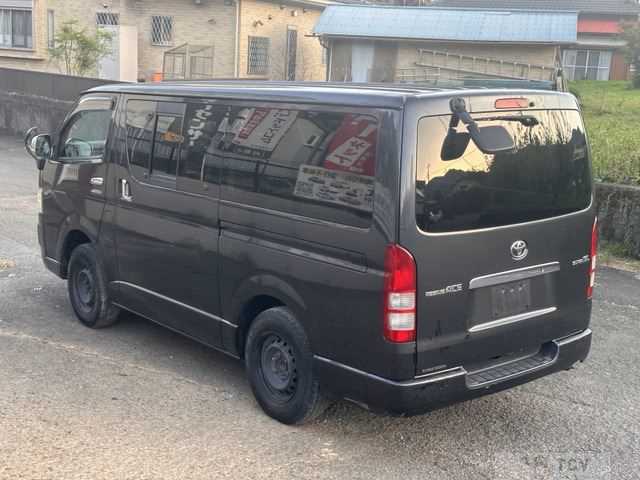 2006 Toyota Hiace Van
