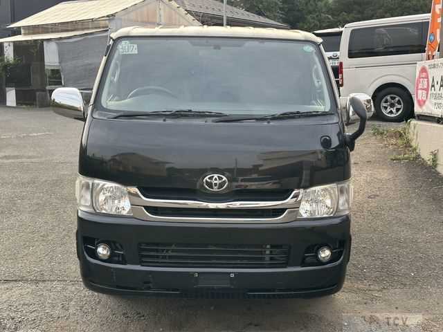 2009 Toyota Hiace Van