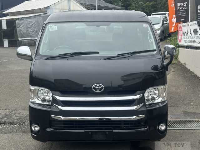 2009 Toyota Hiace Van
