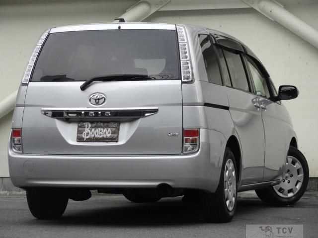 2013 Toyota Isis